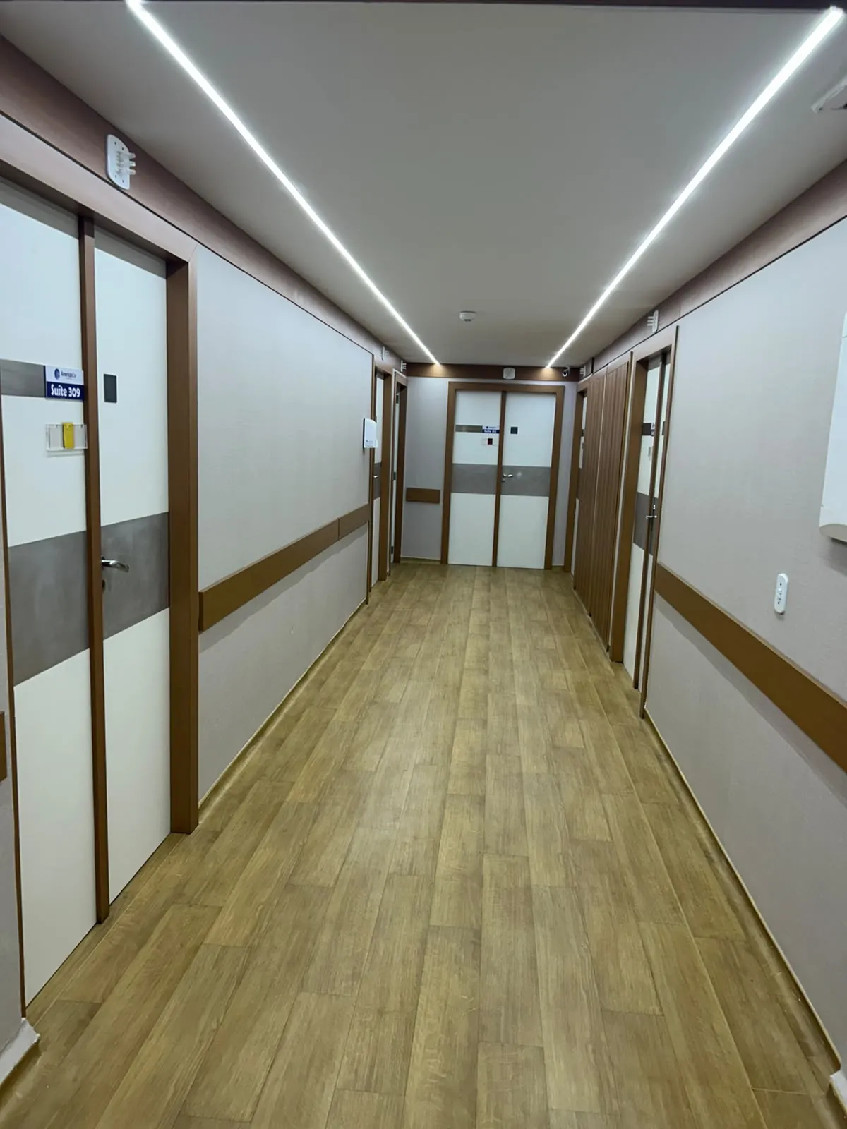 Corredor das suítes premium do Hospital AmericanCor