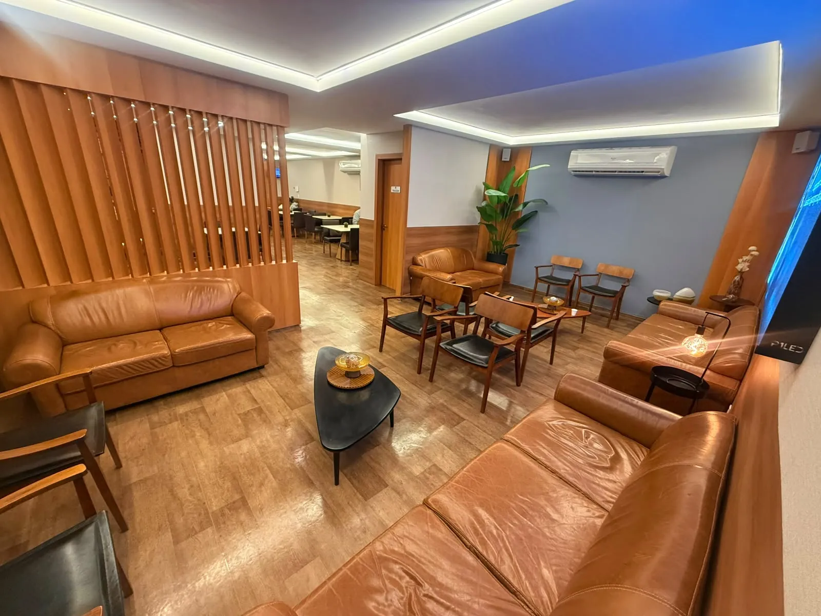 Sala de espera e cafeteria do Hospital AmericanCor