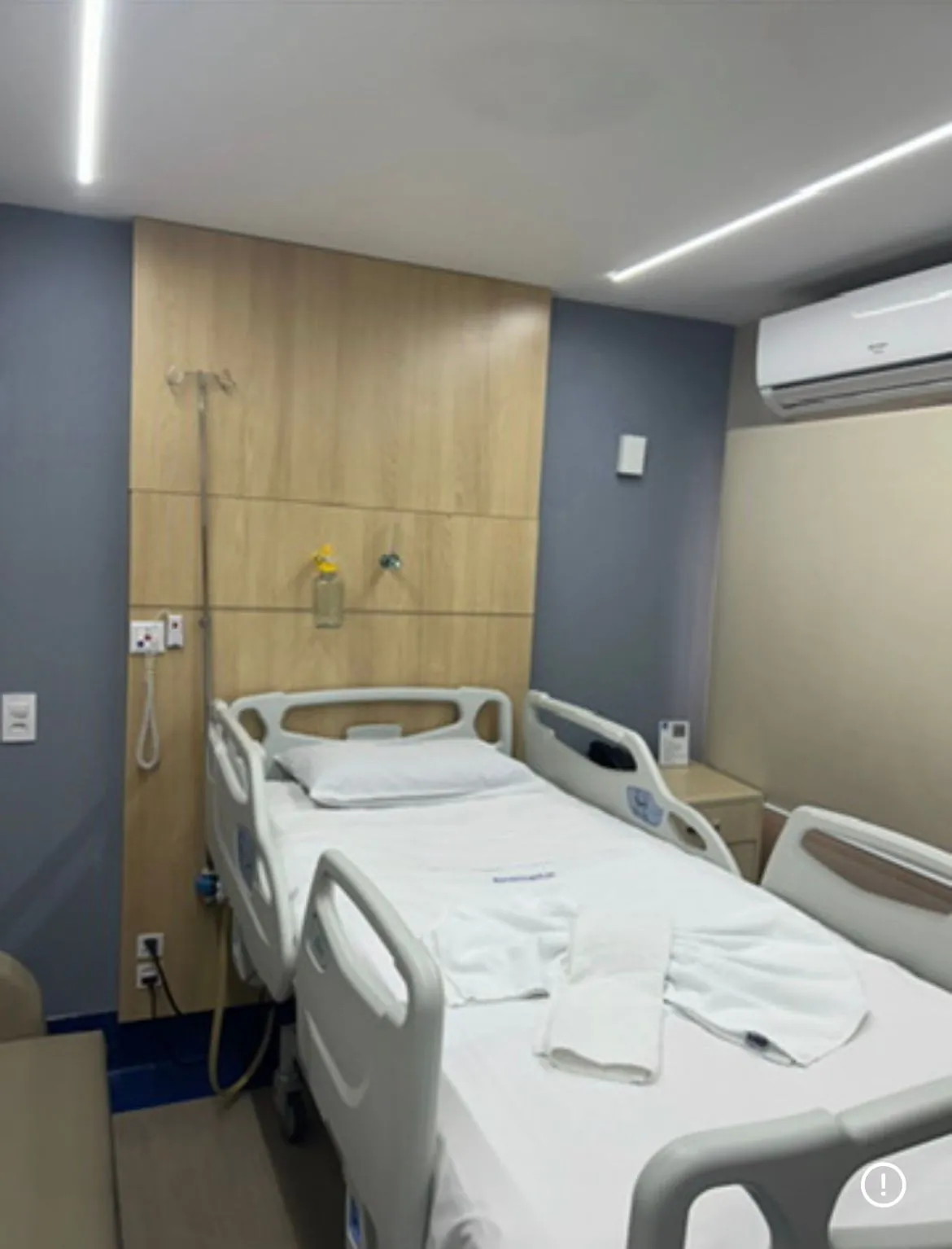 Quarto de suíte premium preparado para receber o paciente